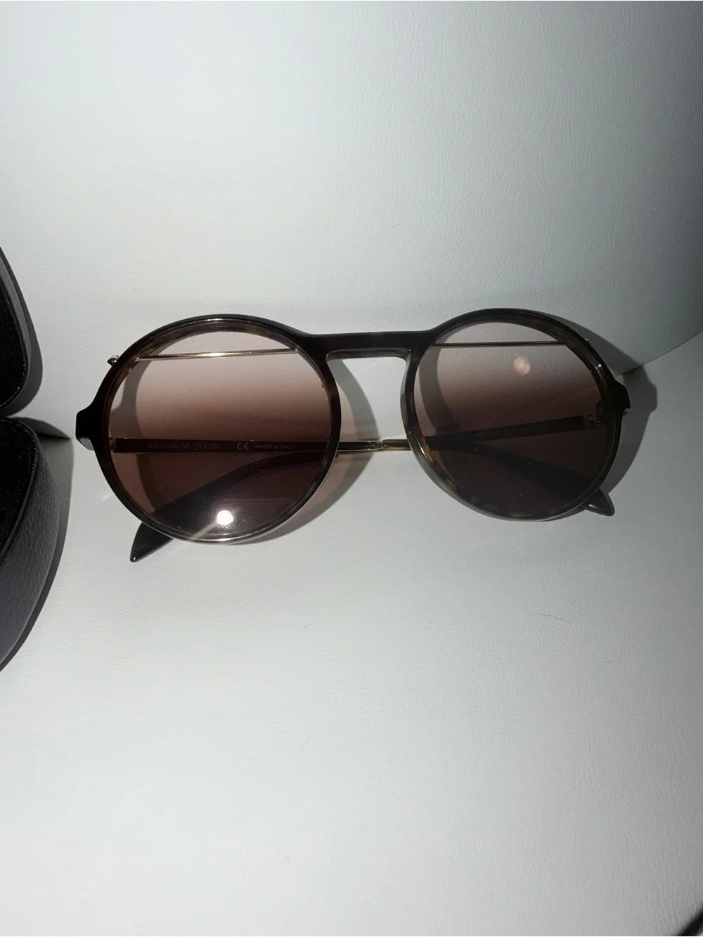 Alexander McQueen Round Tortoiseshell Sunglasses with Brown Gradient Lenses